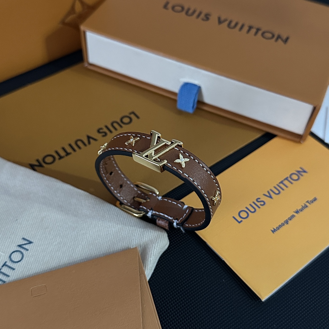 H9904  lv lambskin leather bracelet