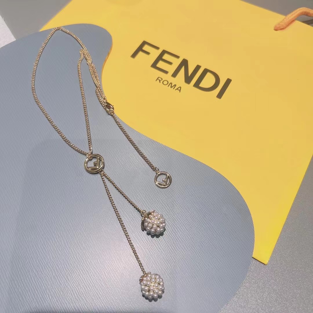 B950 Fendi necklace