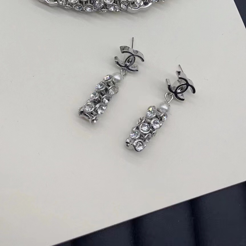 Chanel crystal earrings 113457