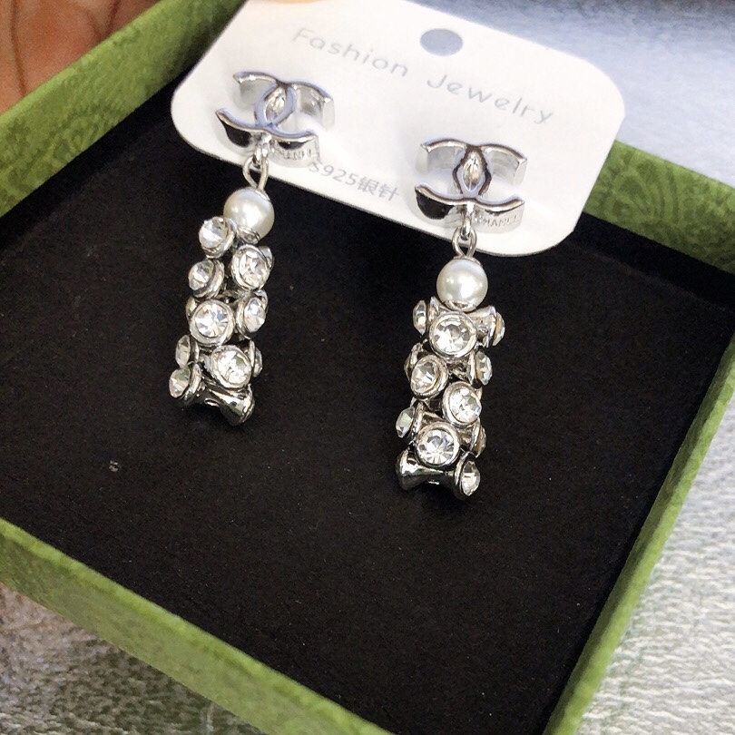 Chanel crystal earrings 113457
