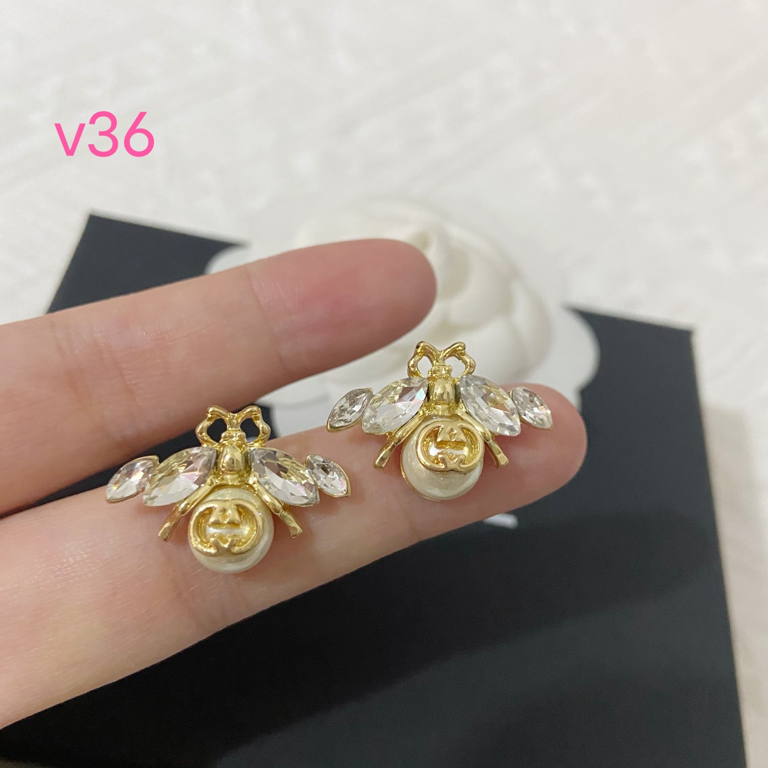v36 Gucci bee earrings 109179