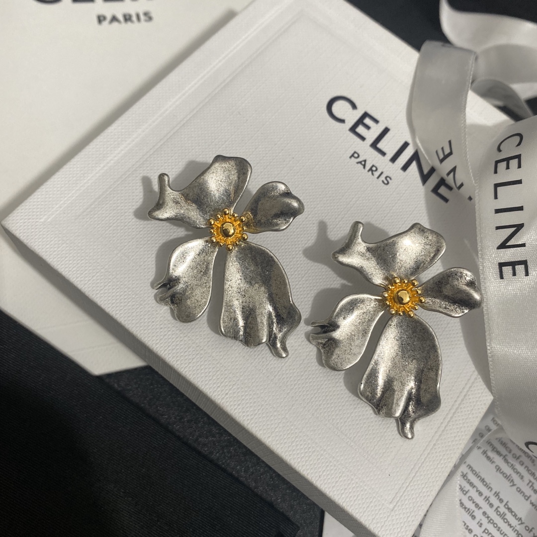 A829 celine earrings