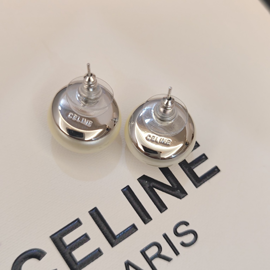 A1711/A1712 Celine earrings