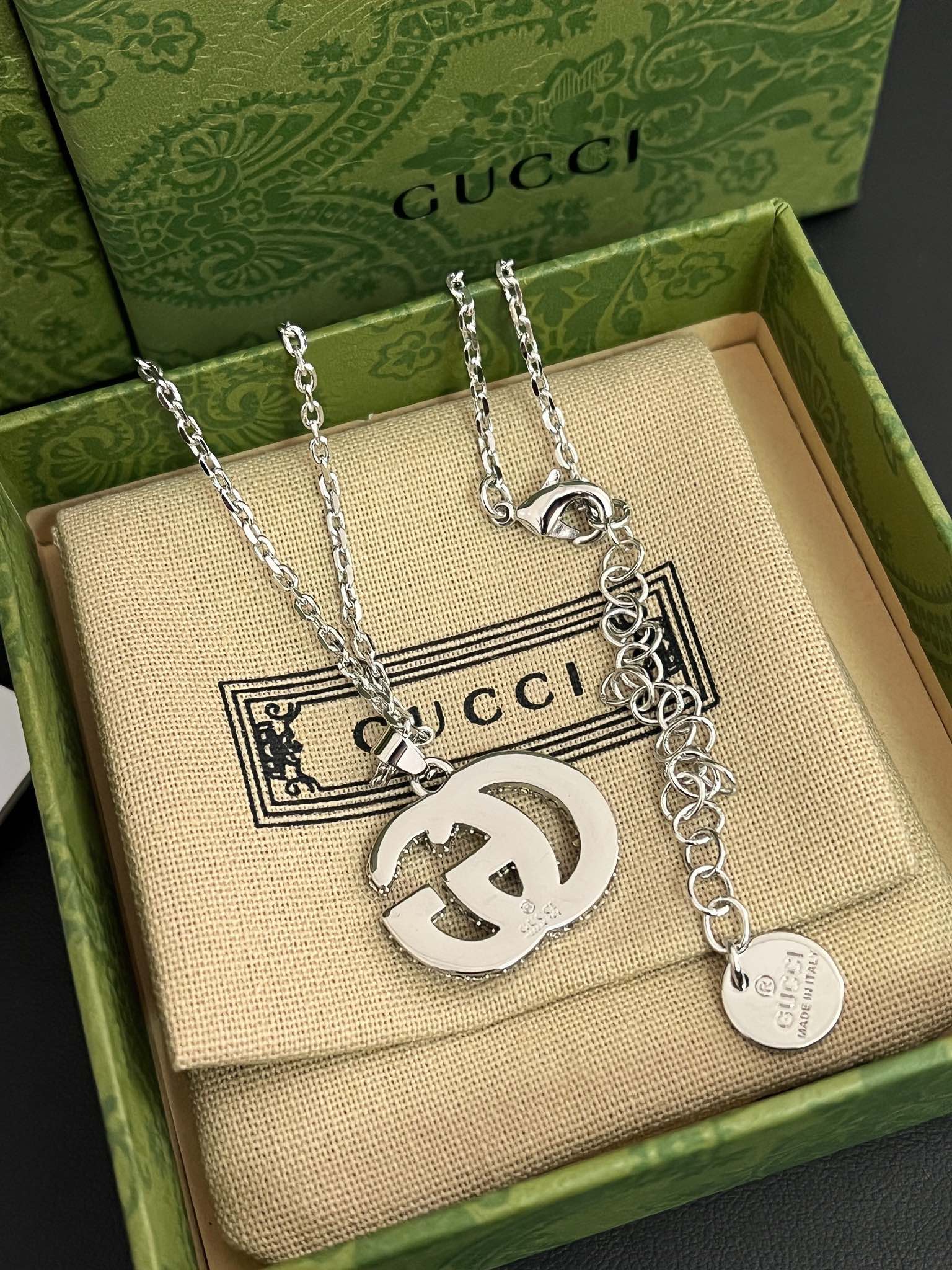 X576 Gucci crystal GG necklace
