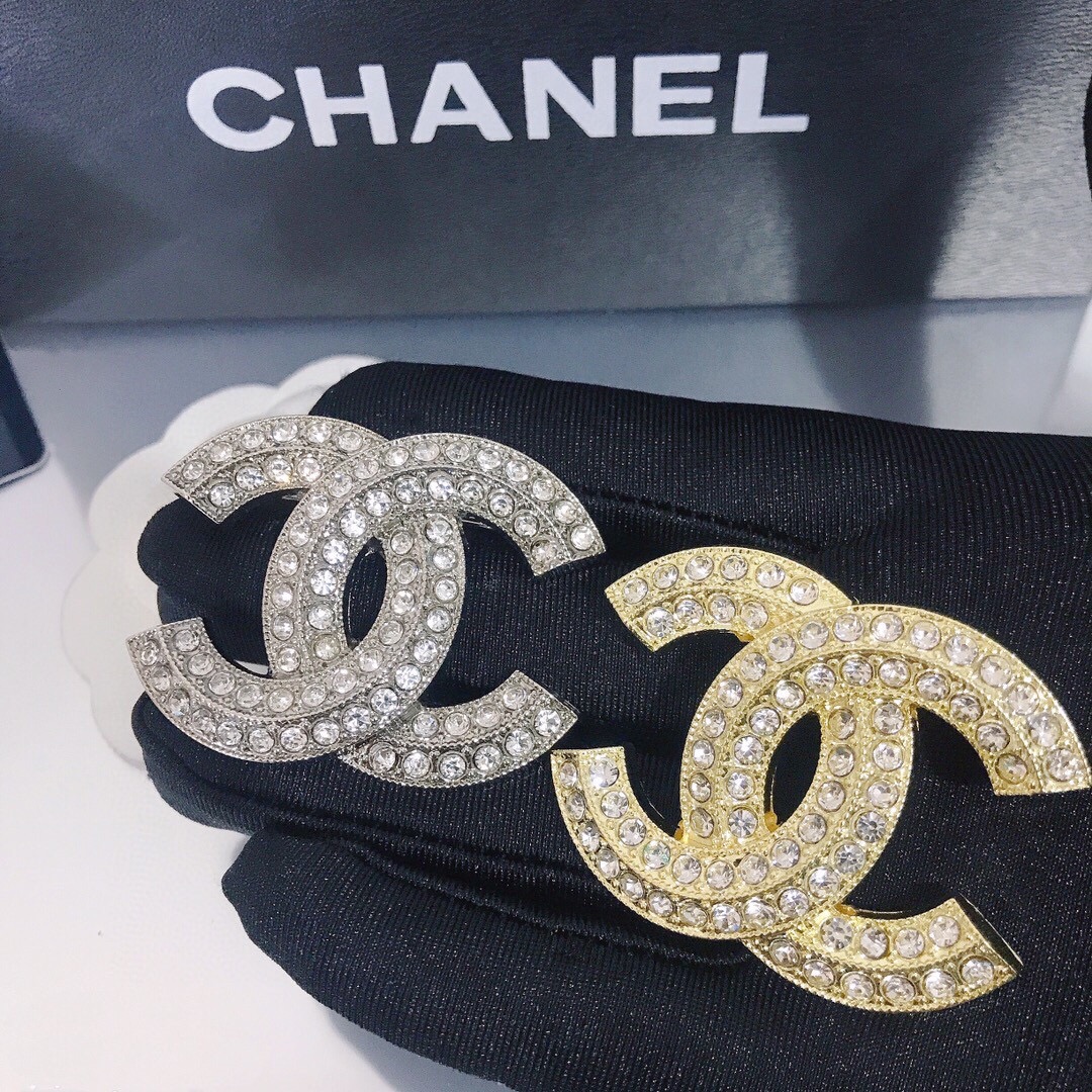 Chanel Crystal brooch CC 113603