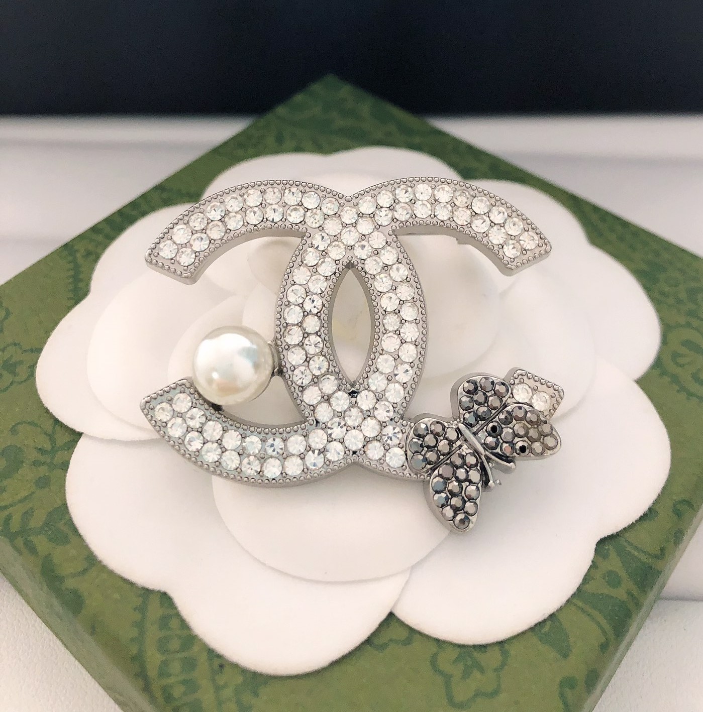 Chanel butterfly brooch 113600