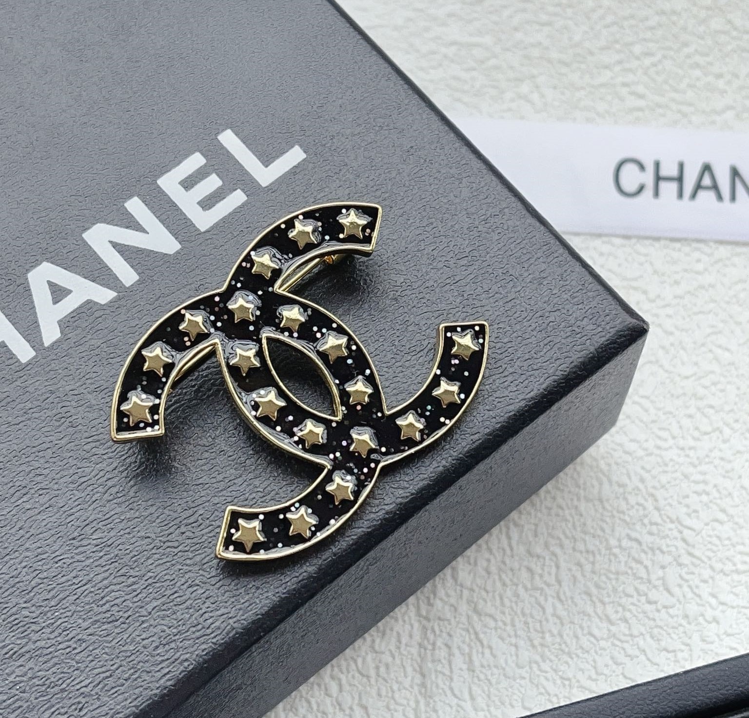 D161  Chanel star brooch