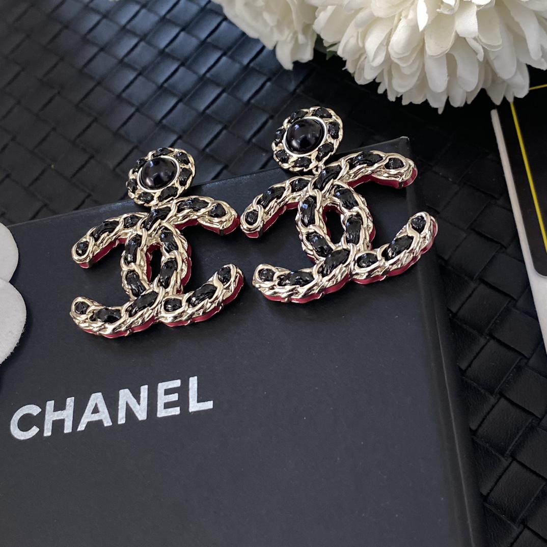 A059 Chanel earrings