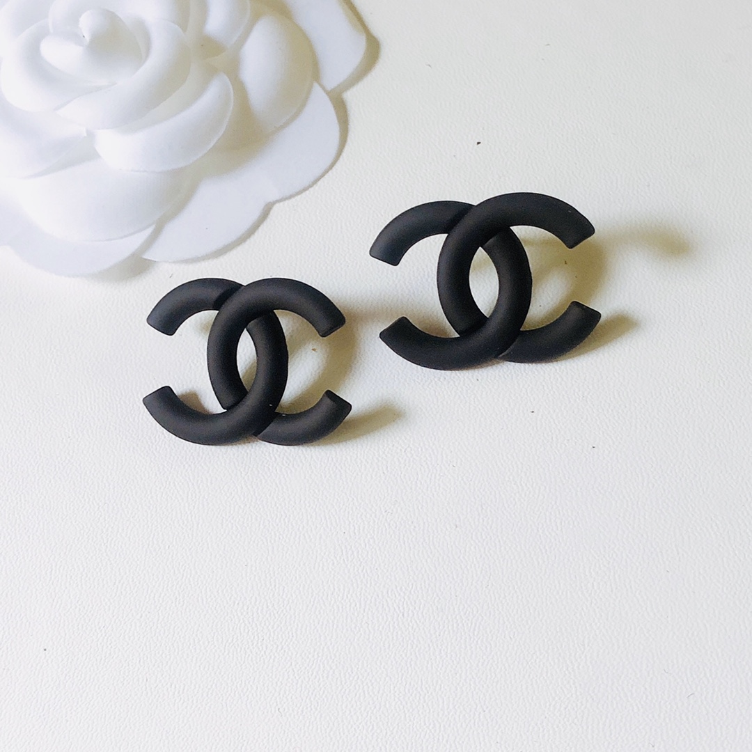 Chanel black earrings CC 113802
