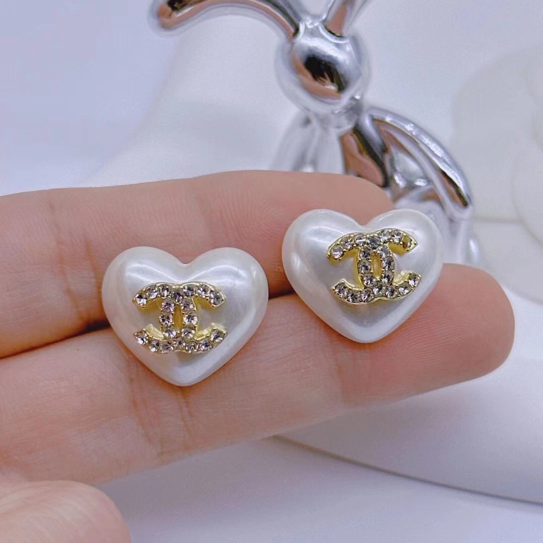 Chanel heart earrings 113820