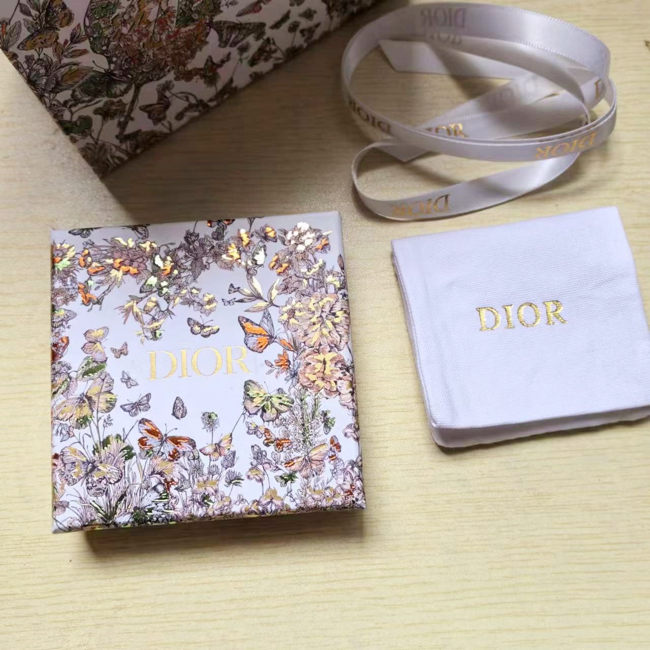 Dior jewelry box one set butterfly