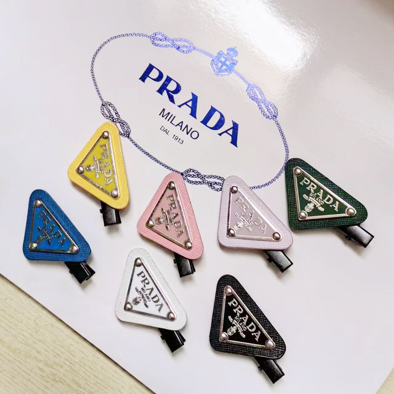 Prada triangle color hairclip 1pcs