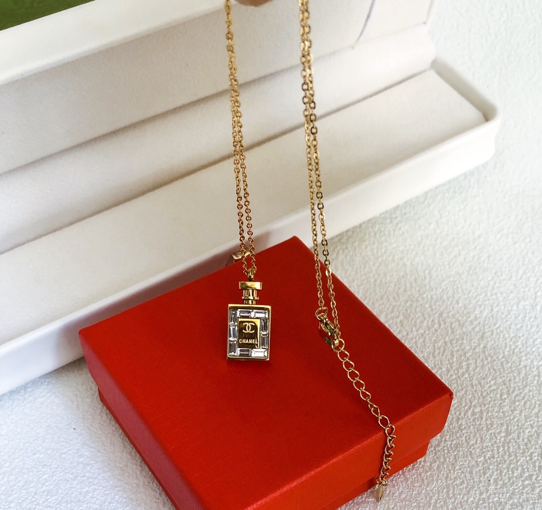 Chanel perfume bottle necklace 113909