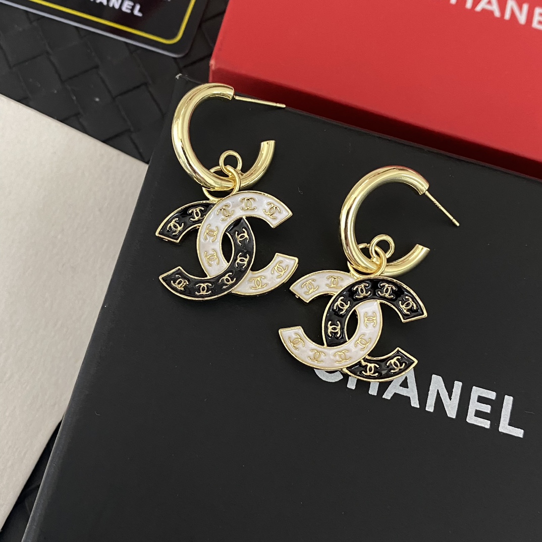 A1167 Chanel earrings