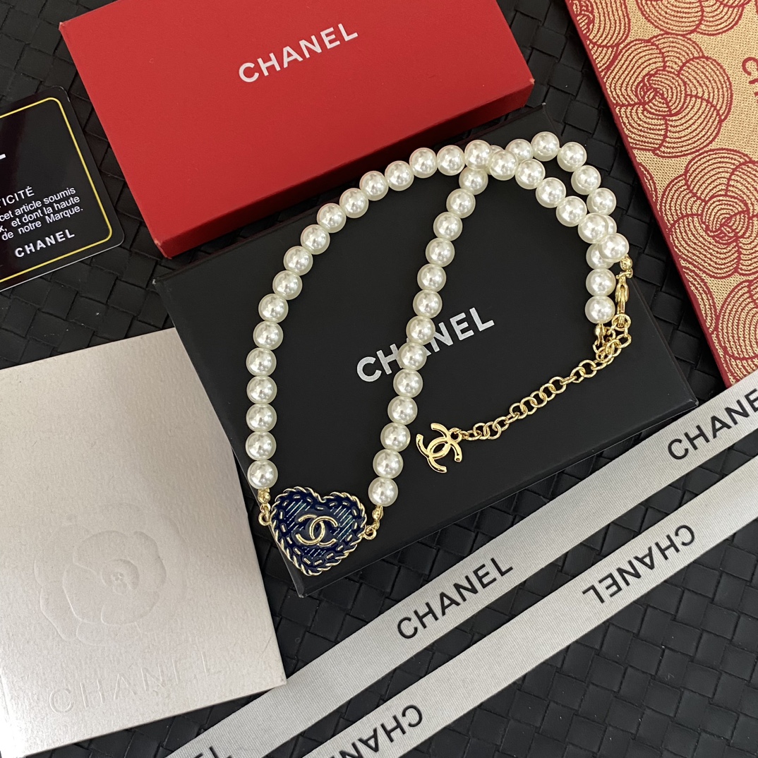 B829 Chanel pearls choker necklace