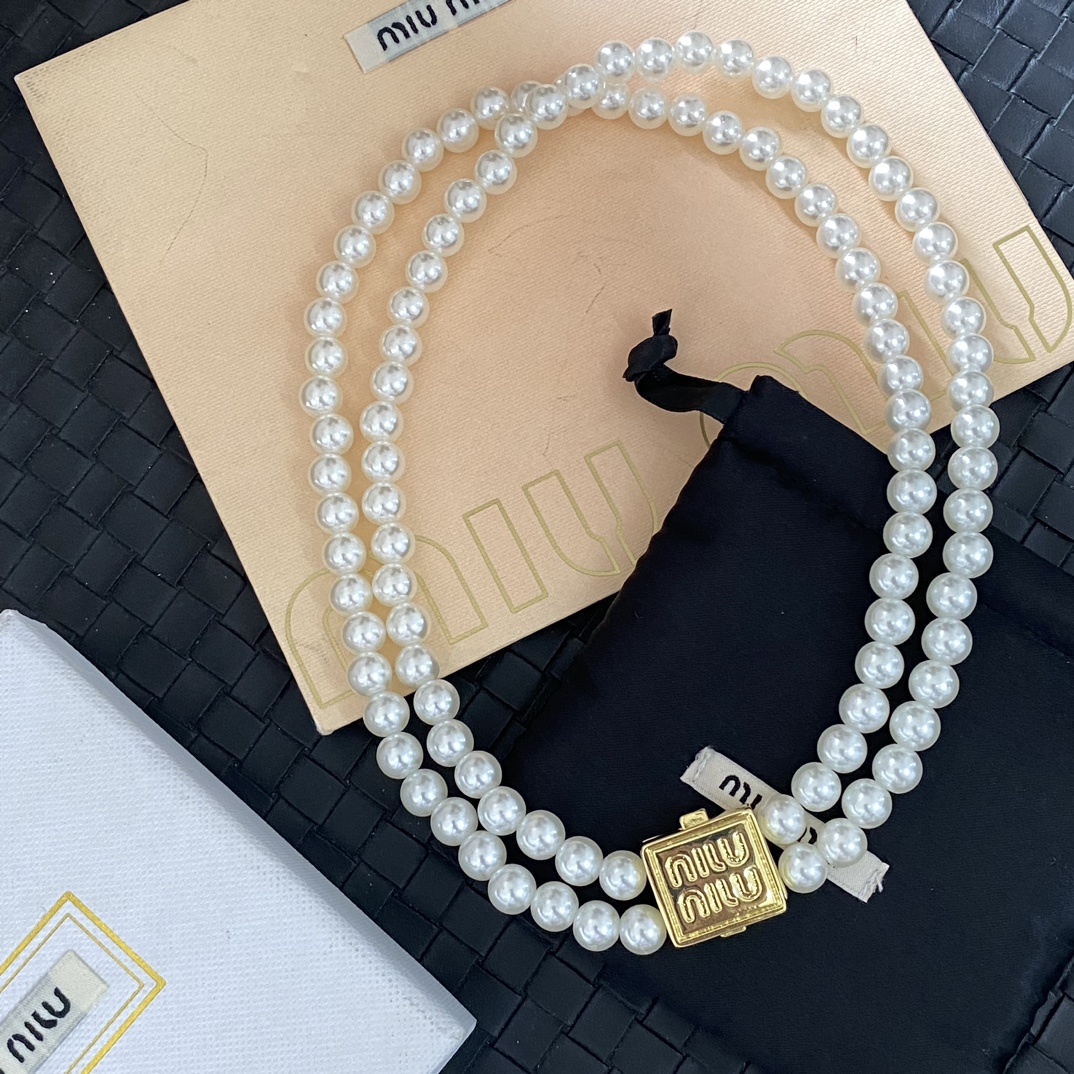 miumiu pearls choker necklace