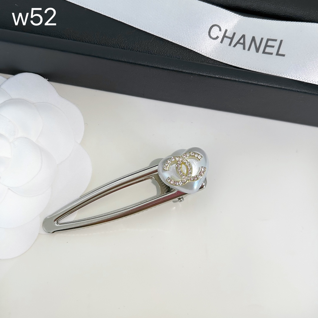 w52 Chanel hairclip