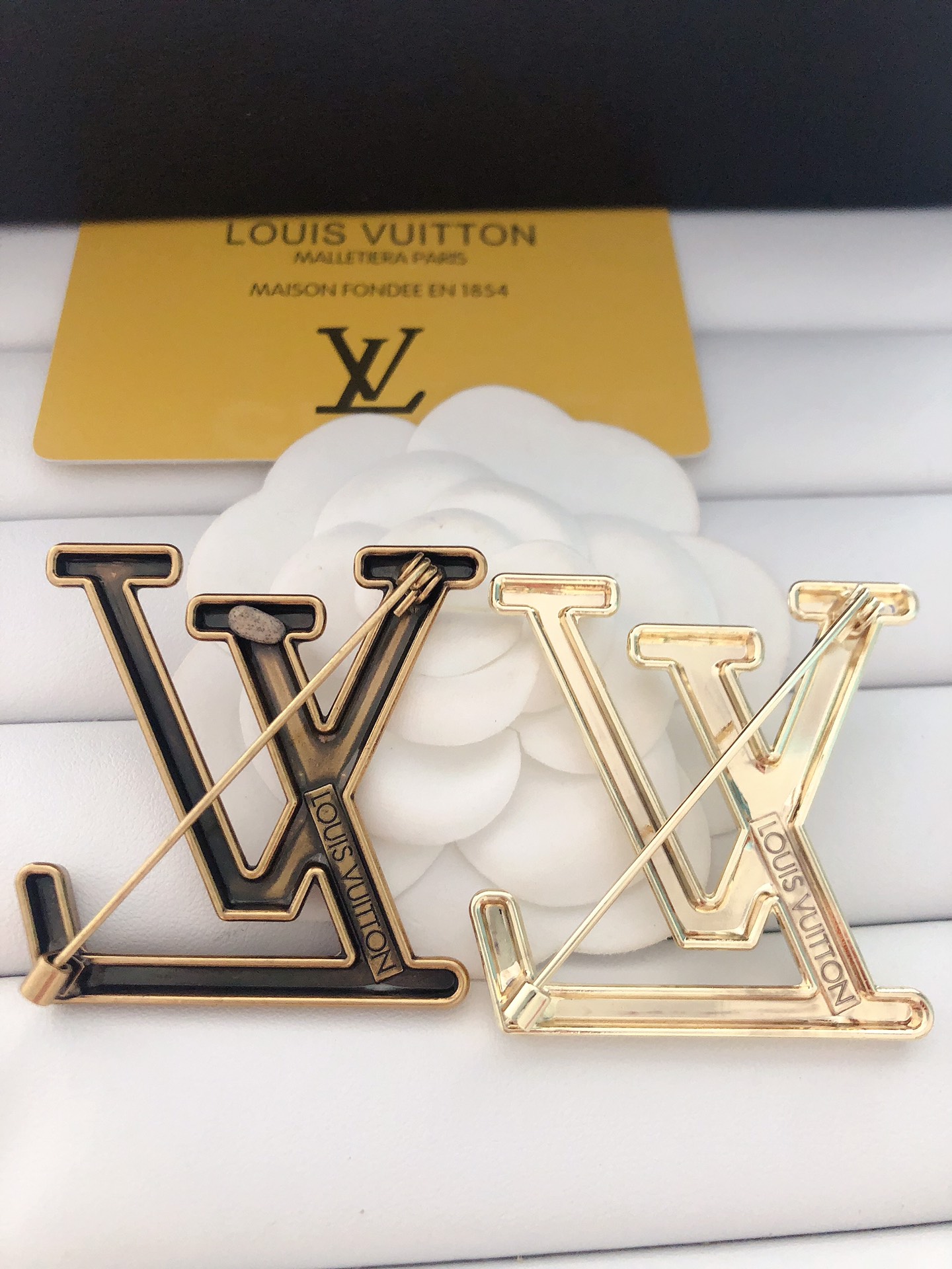 LV Louis vuitton Brooch 113923