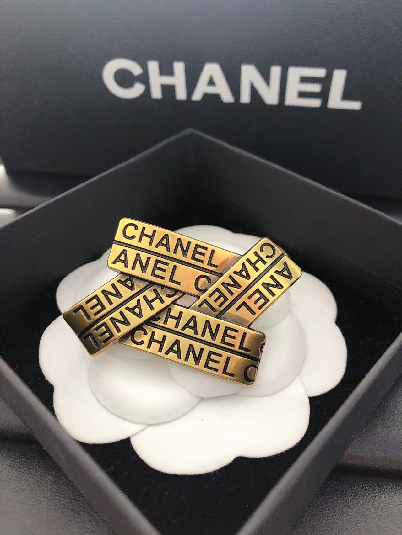 Chanel vintage bronze brooch 113920