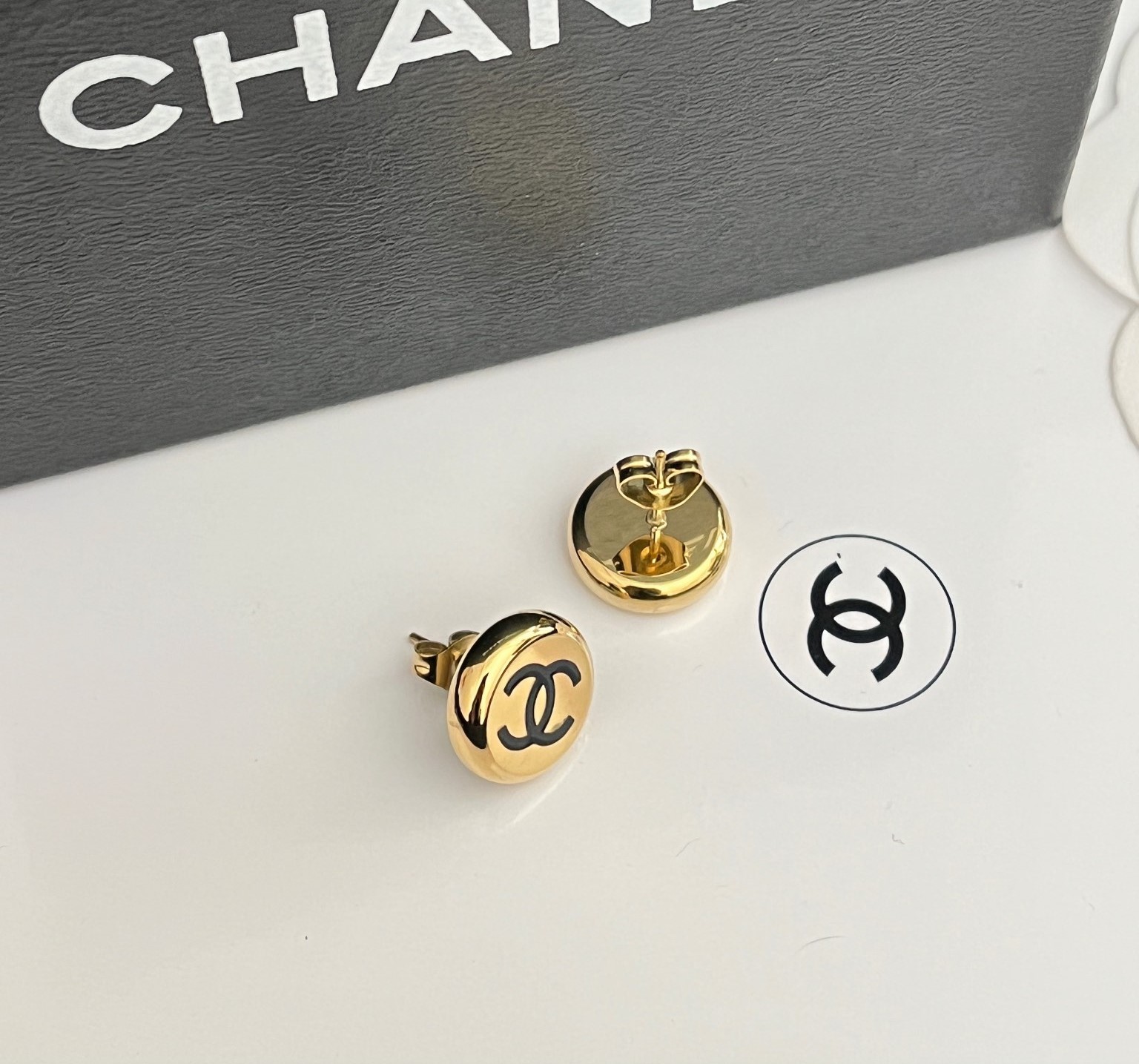 A966 Chanel Gold unfading earrings