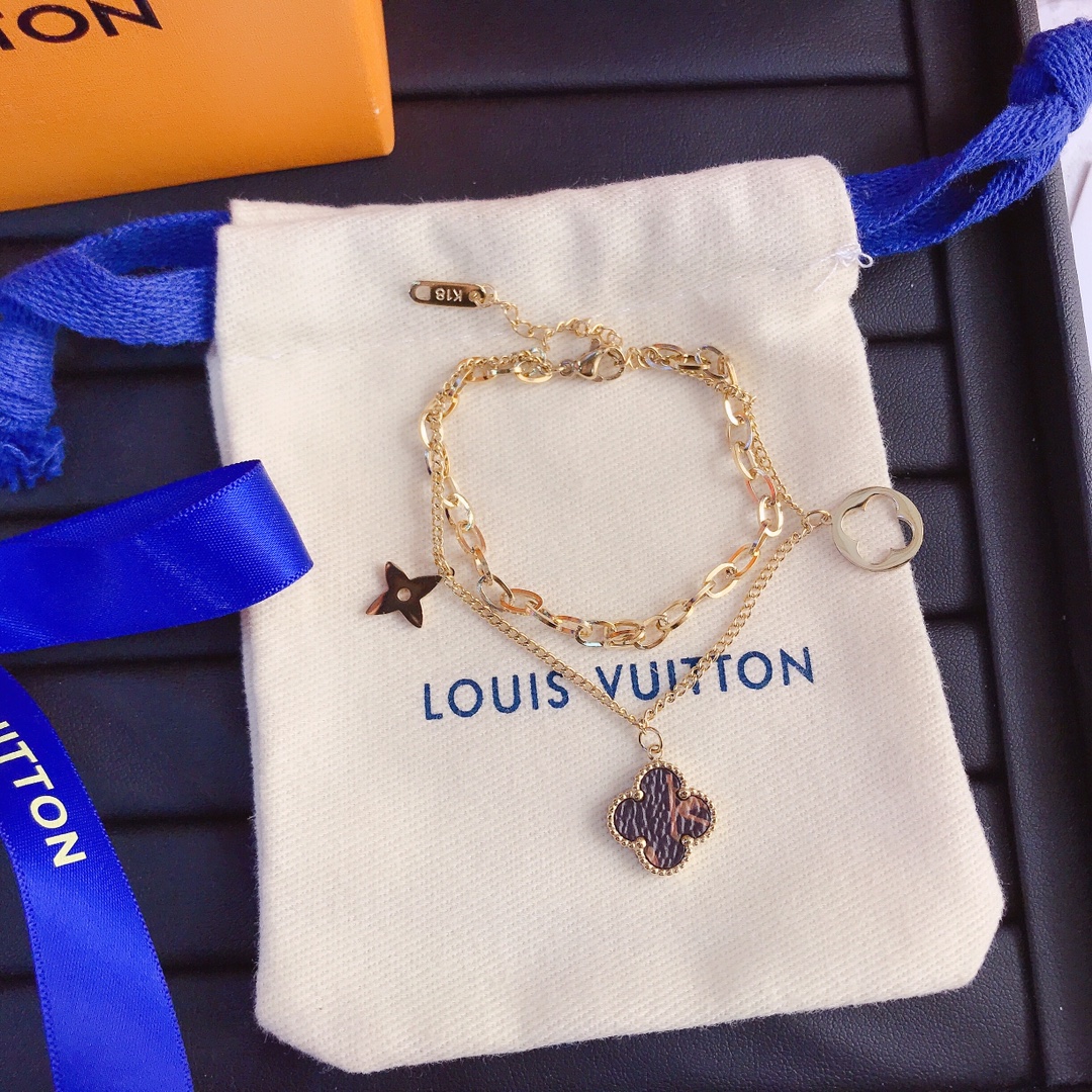 L042 LV Louis vuitton Monogram bracelet