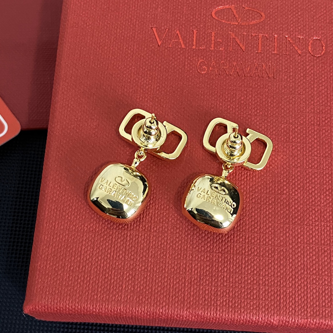 A1307 Valentino earrings