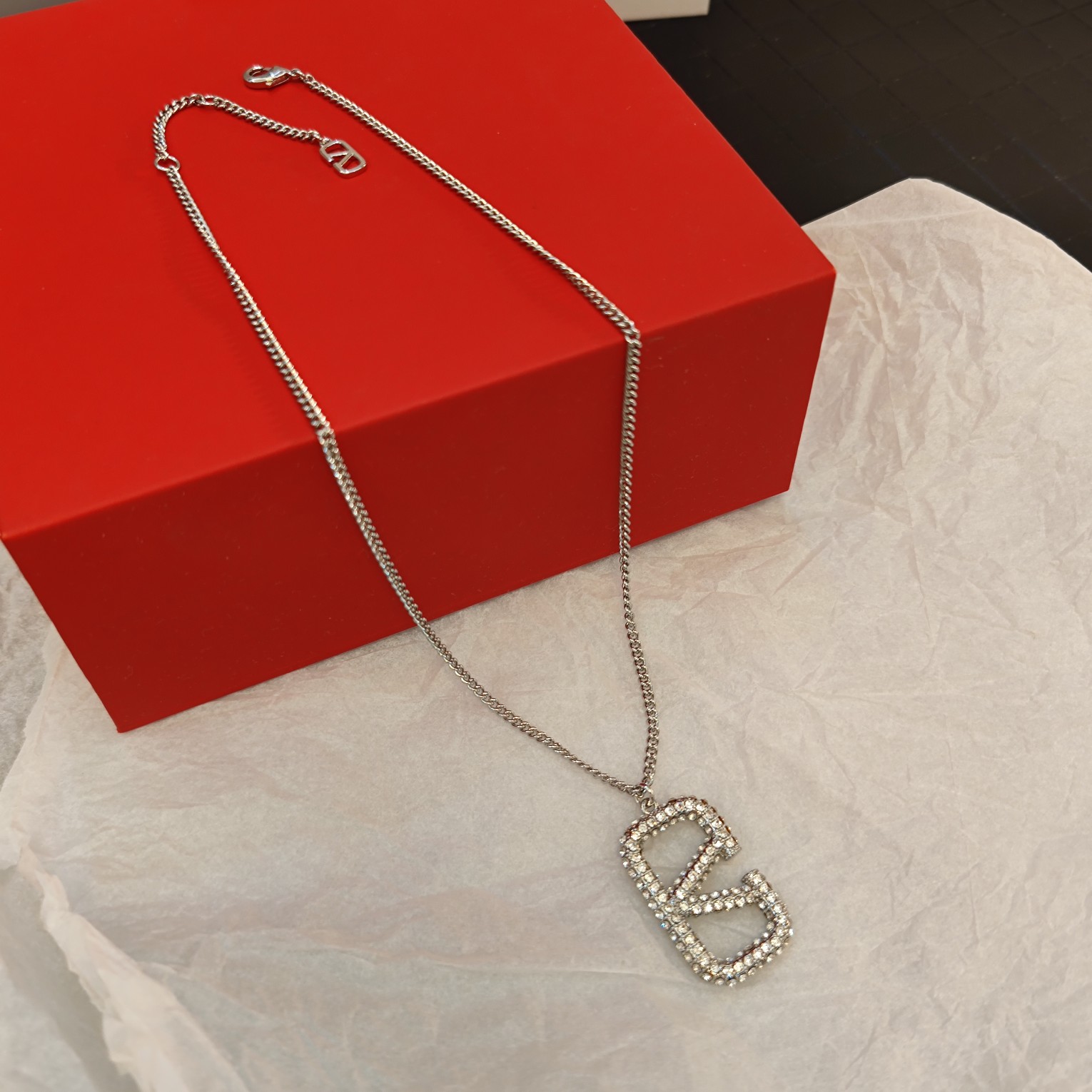 B563 Valentino necklace