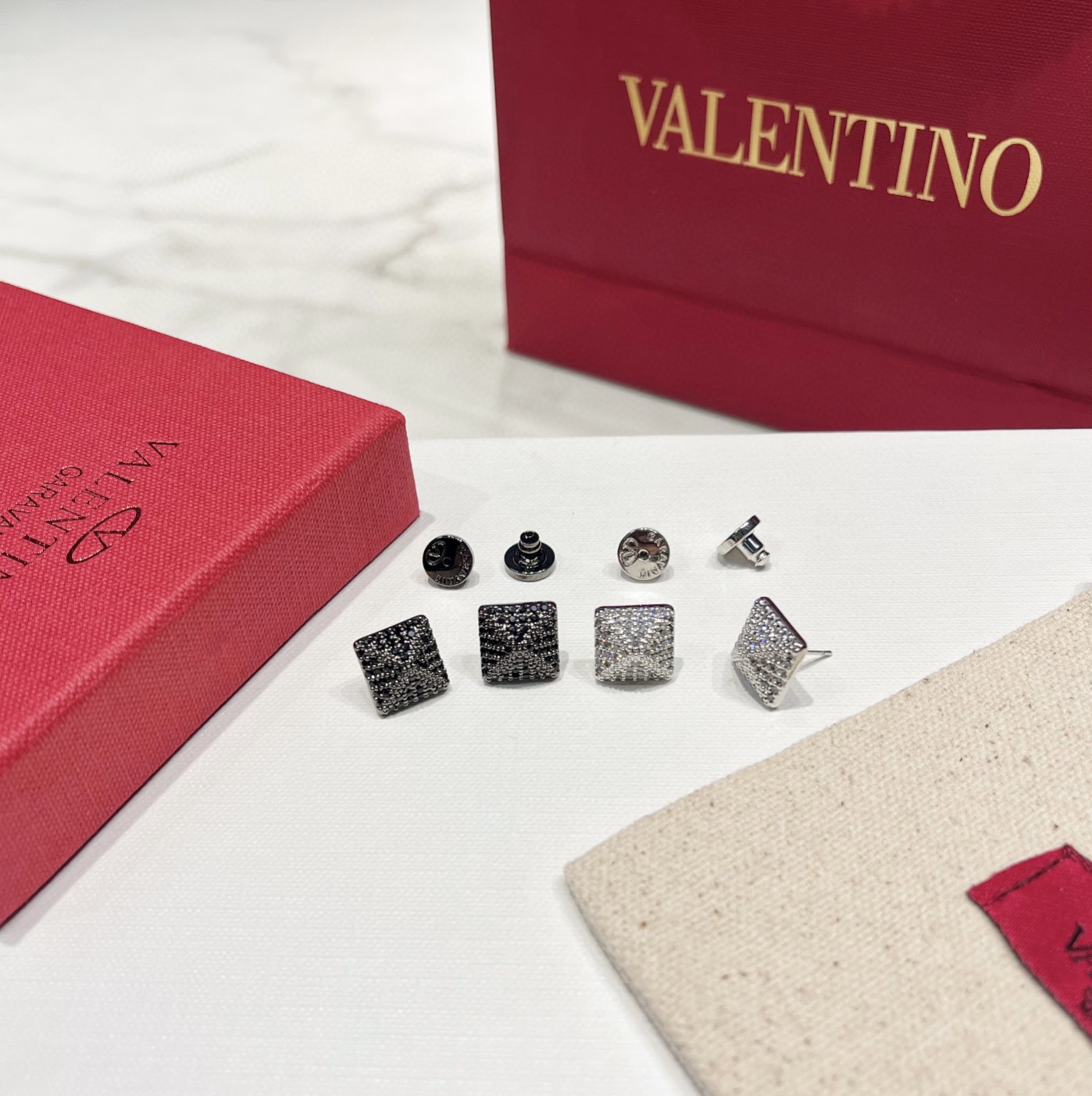 A1800 Valentino earrings