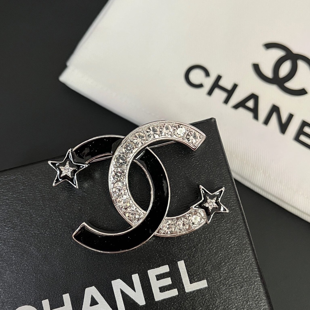 Chanel brooch CC 113976