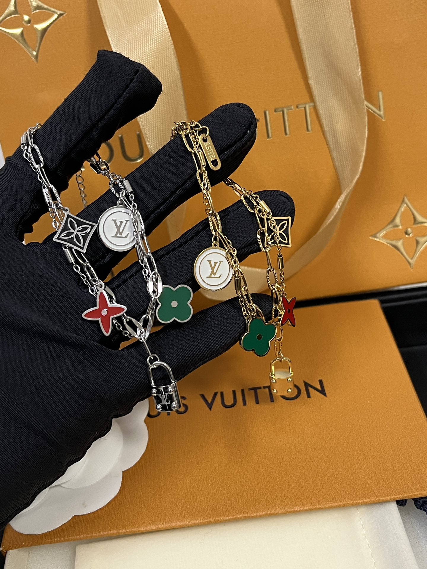 L141 LV lock Bracelet