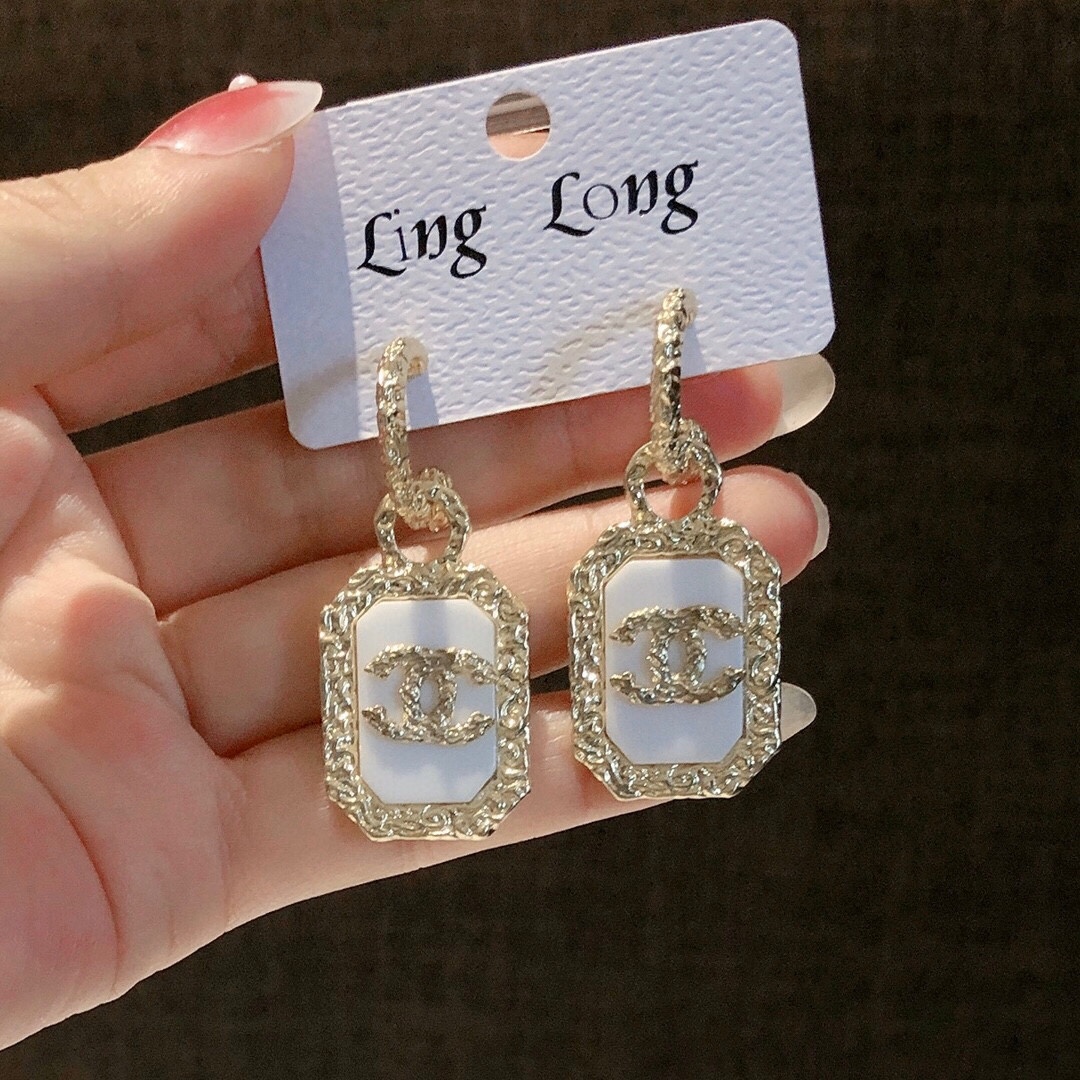 Chanel earrings 114064