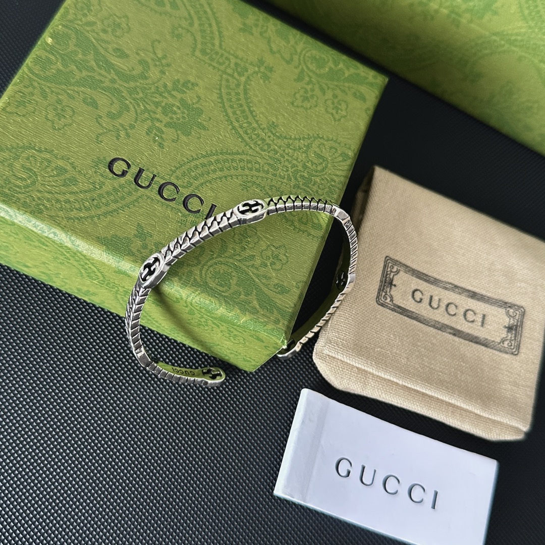 B604 Gucci GG bracelet