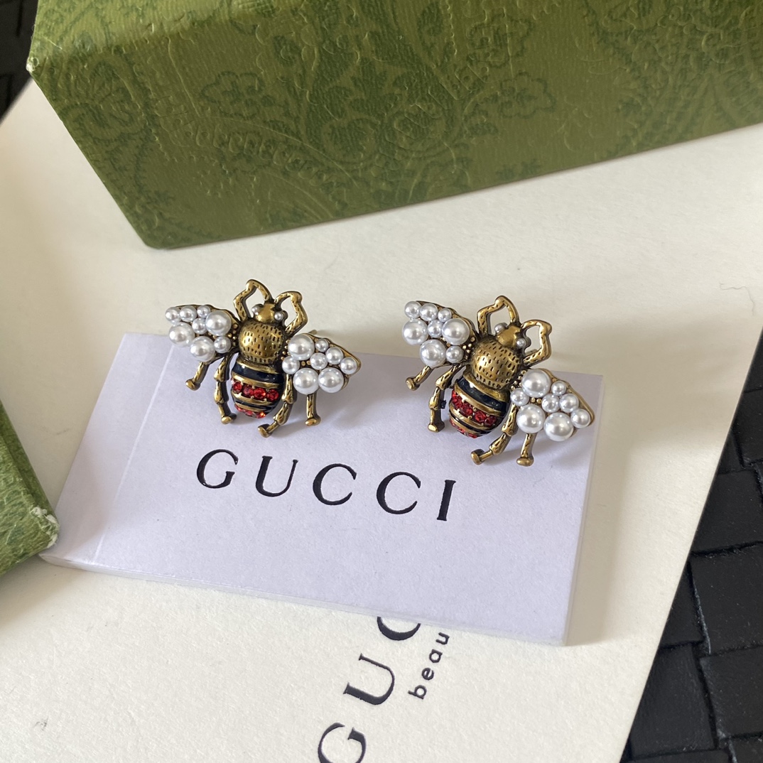 A1051 Gucci GG bee earrings