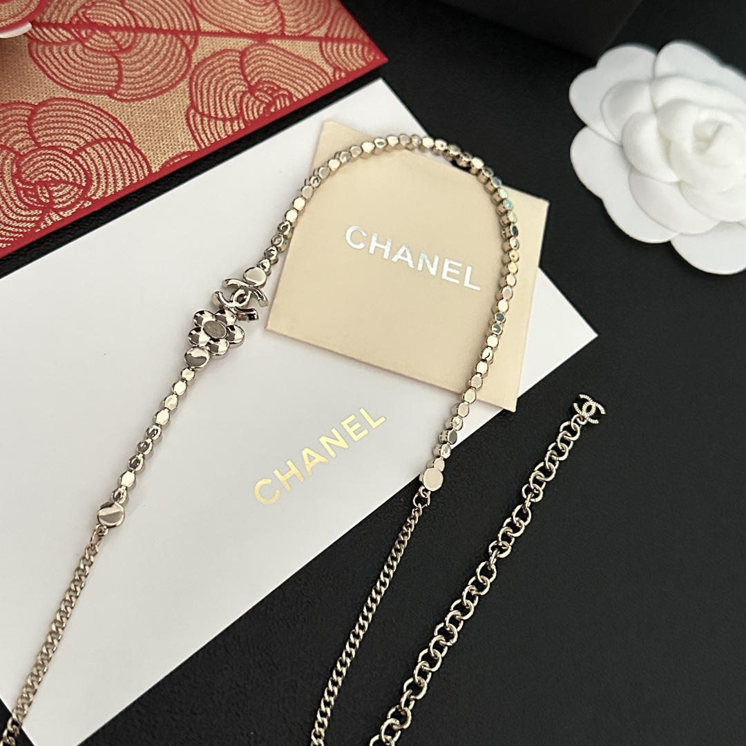B400 Chanel necklace