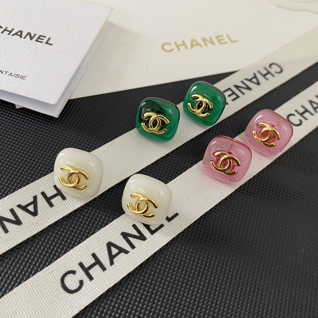 E024 Chanel sweet earrings