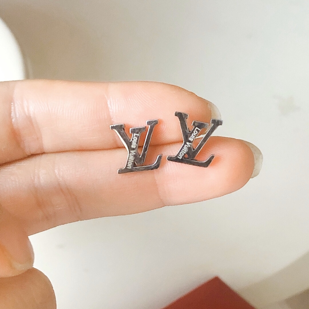 LV Louis vuitton silver earrings 114107