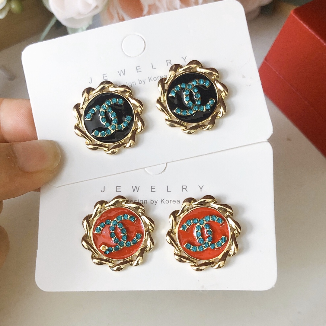 Chanel earrings 114104