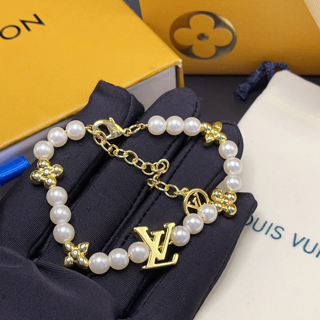 L158 LV Louis vuitton pearls Bracelet