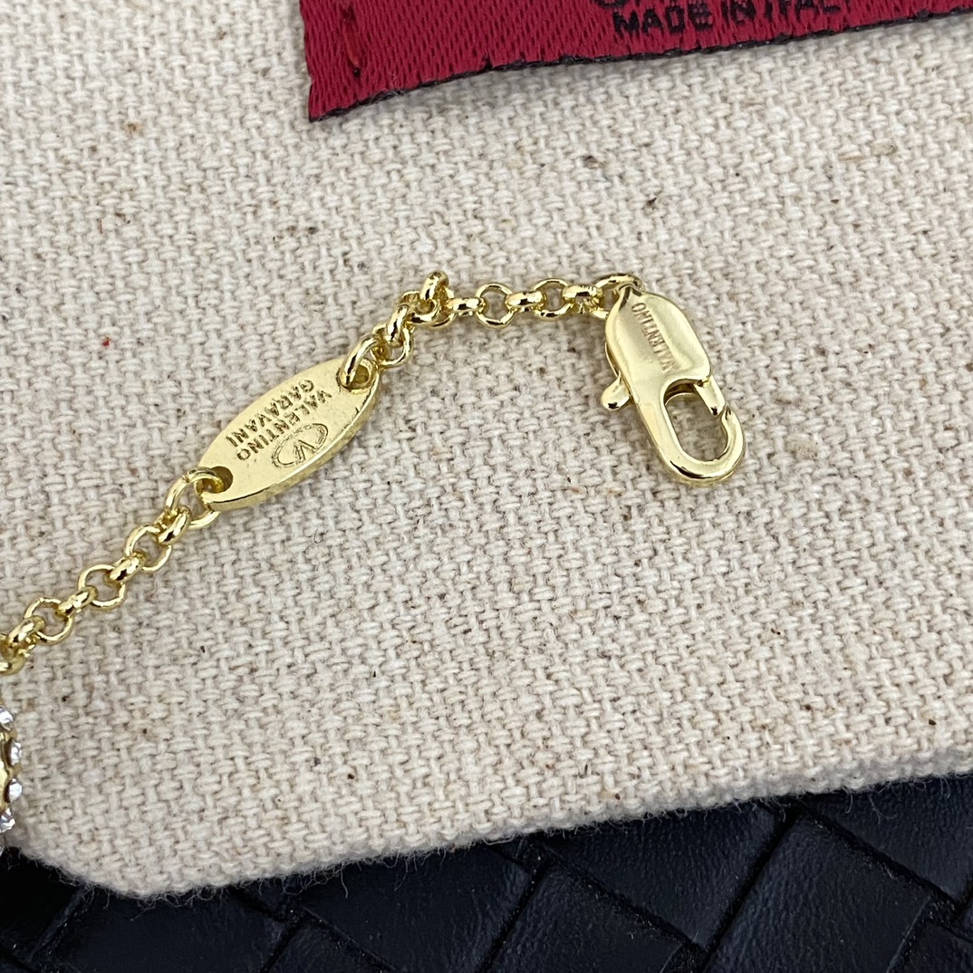 B445 Valentino bracelet