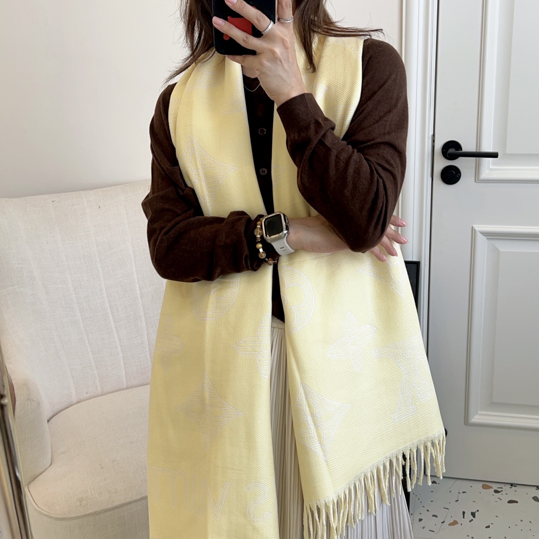 LV Long wool scarf