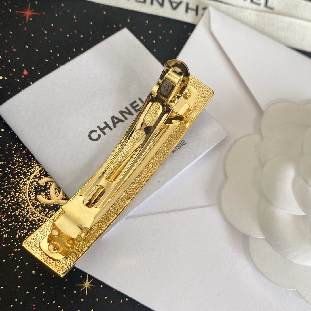 FS7032 Chanel hairclip