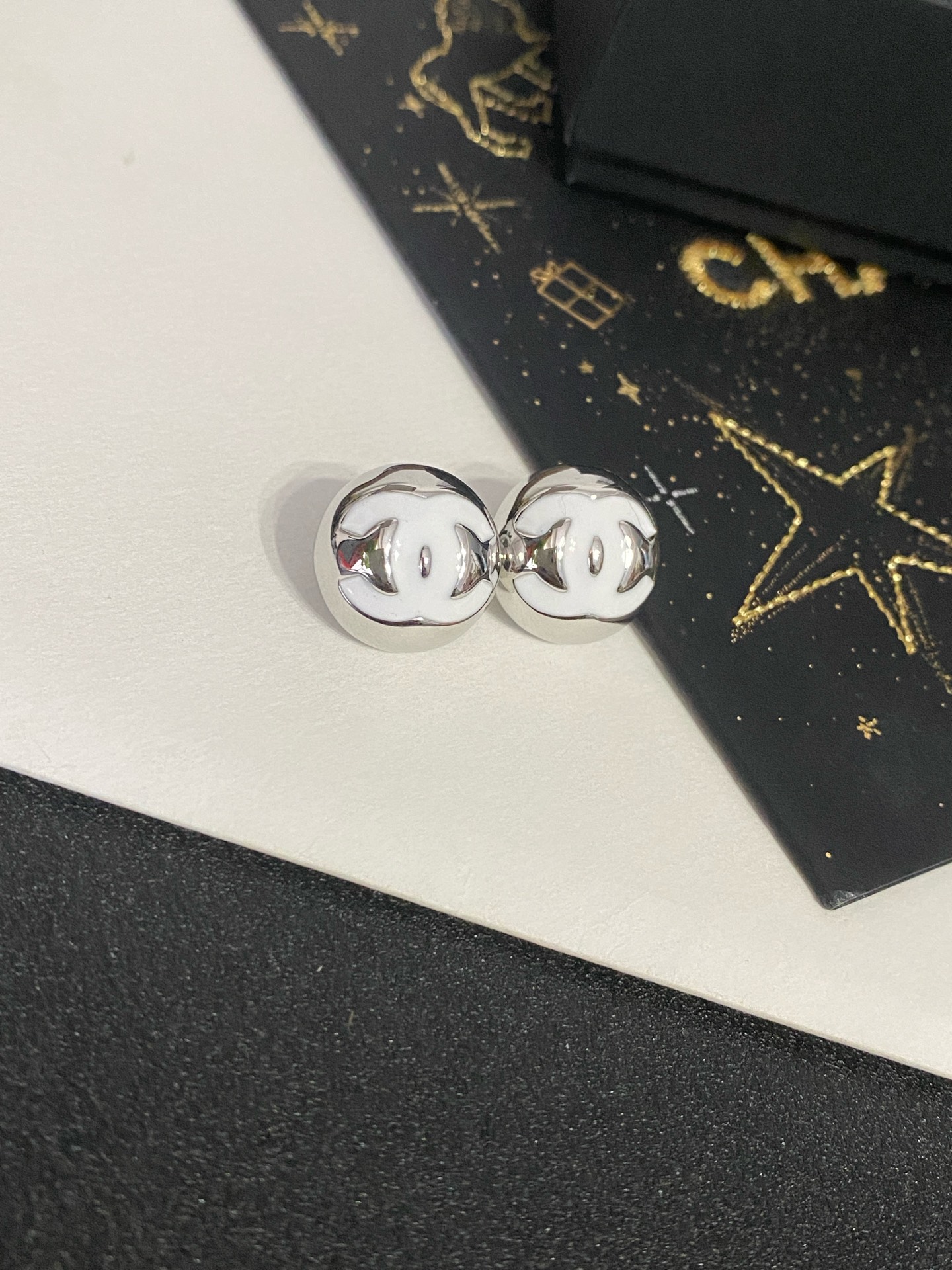 Chanel earrings 115819