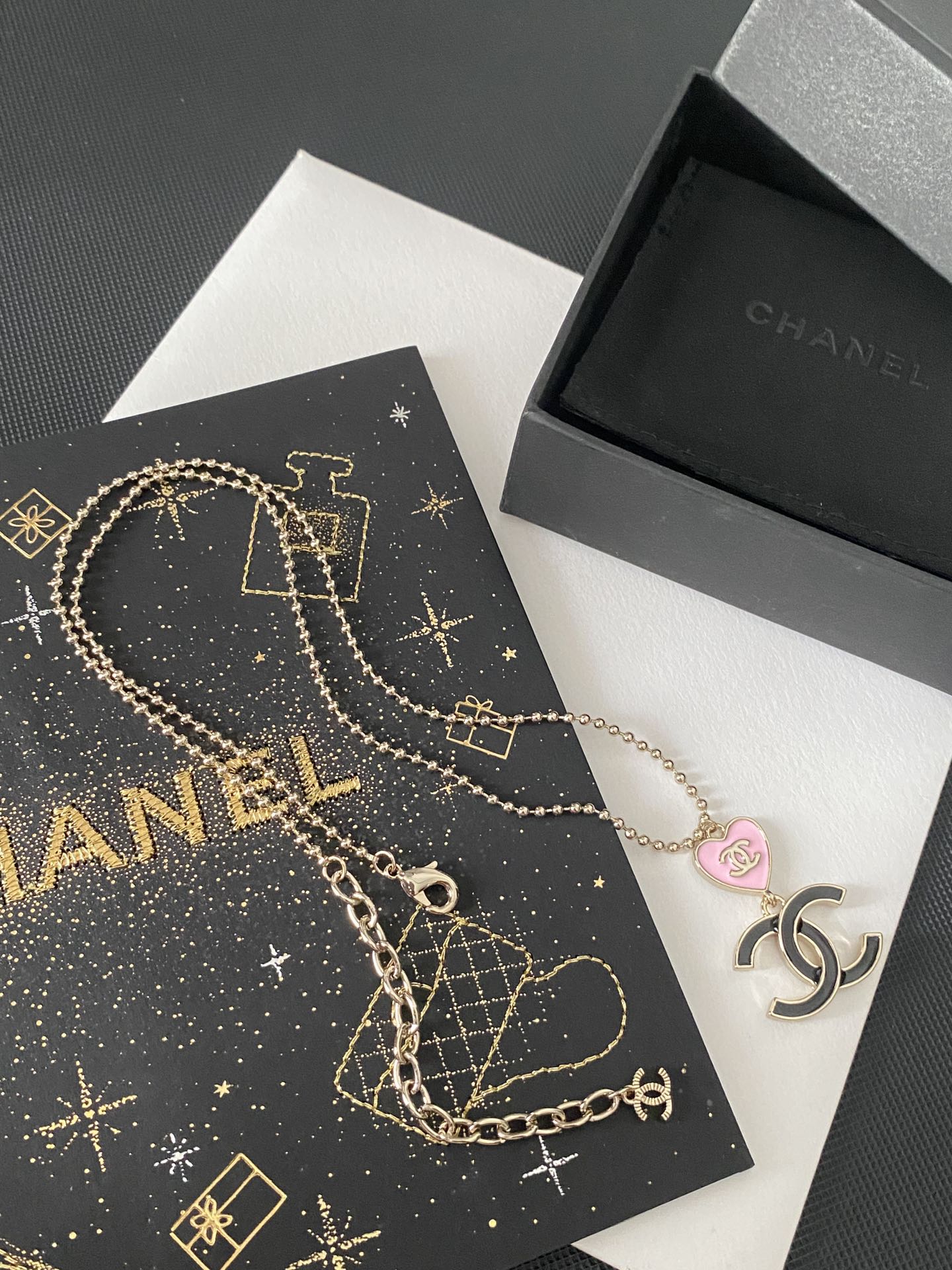 B285 Chanel necklace