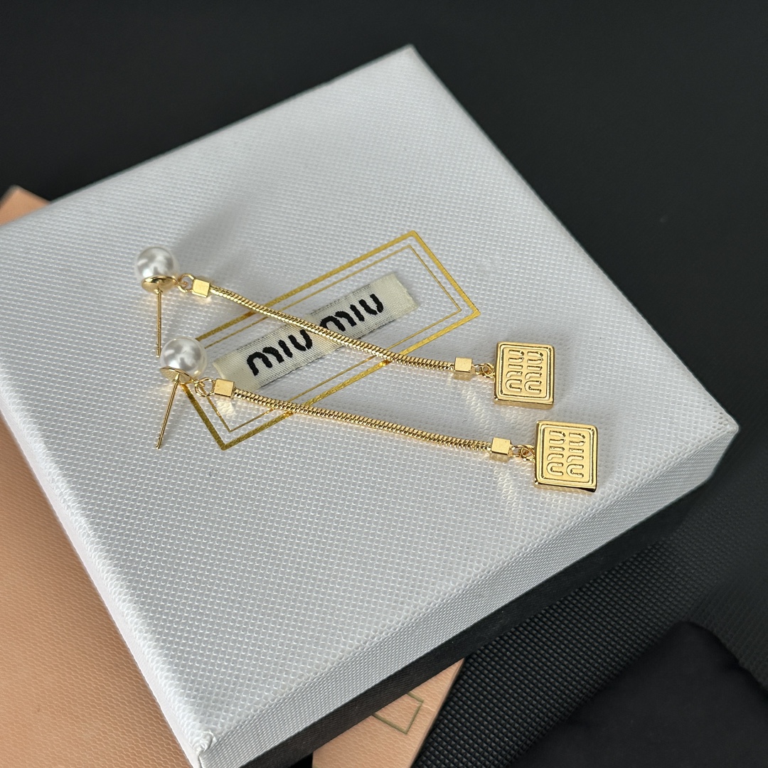 A133 miumiu earrings