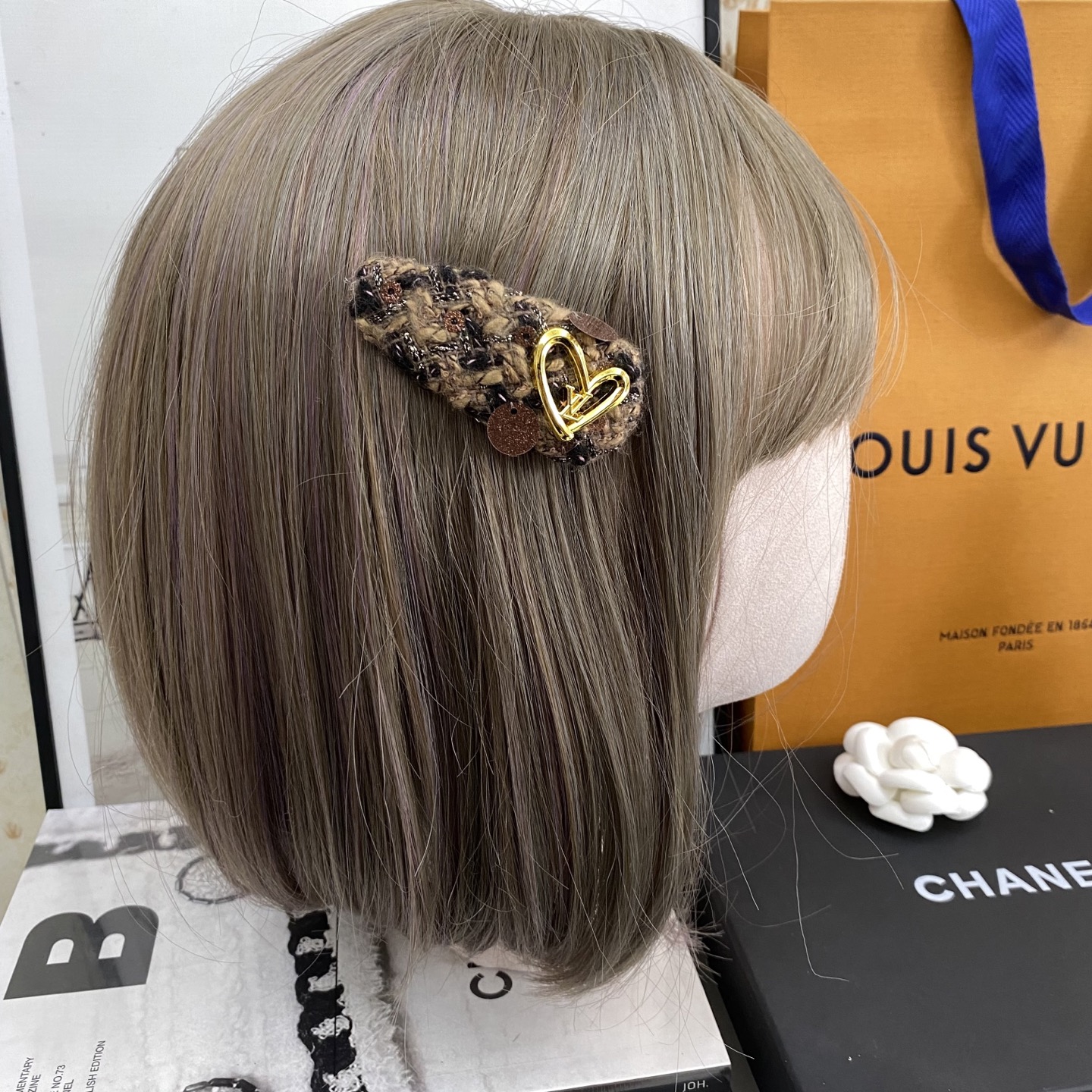 1pcs of LV hairclip 115781
