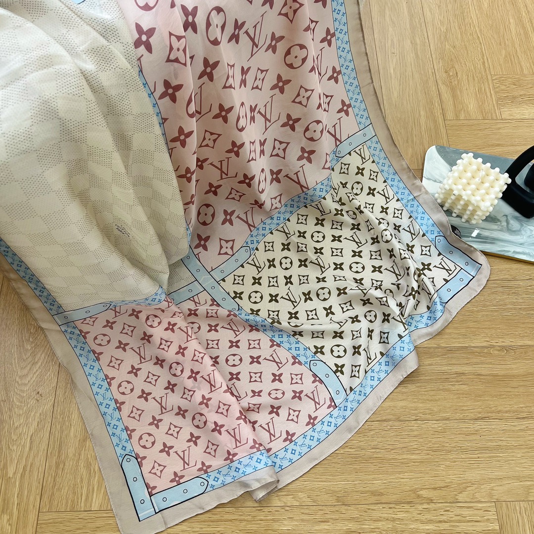 LV Louis vuitton silk Scarf