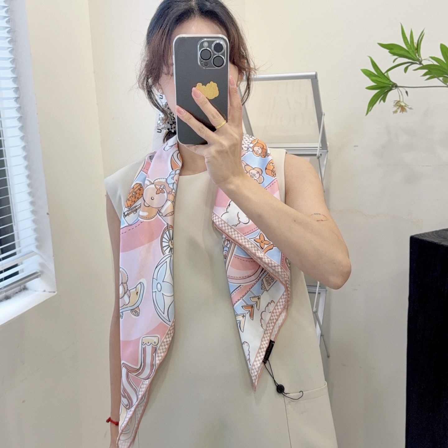 LV Louis vuitton Anemone Silk Scarf