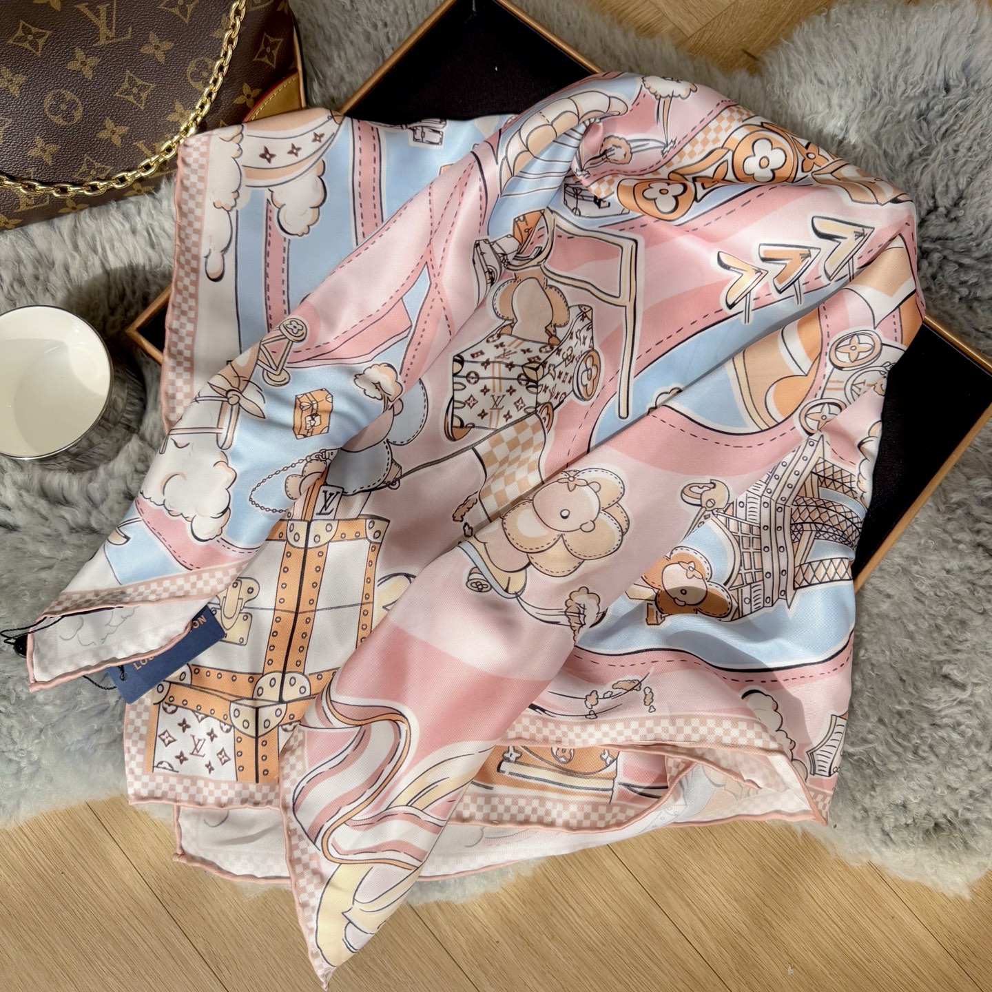 LV Louis vuitton Anemone Silk Scarf