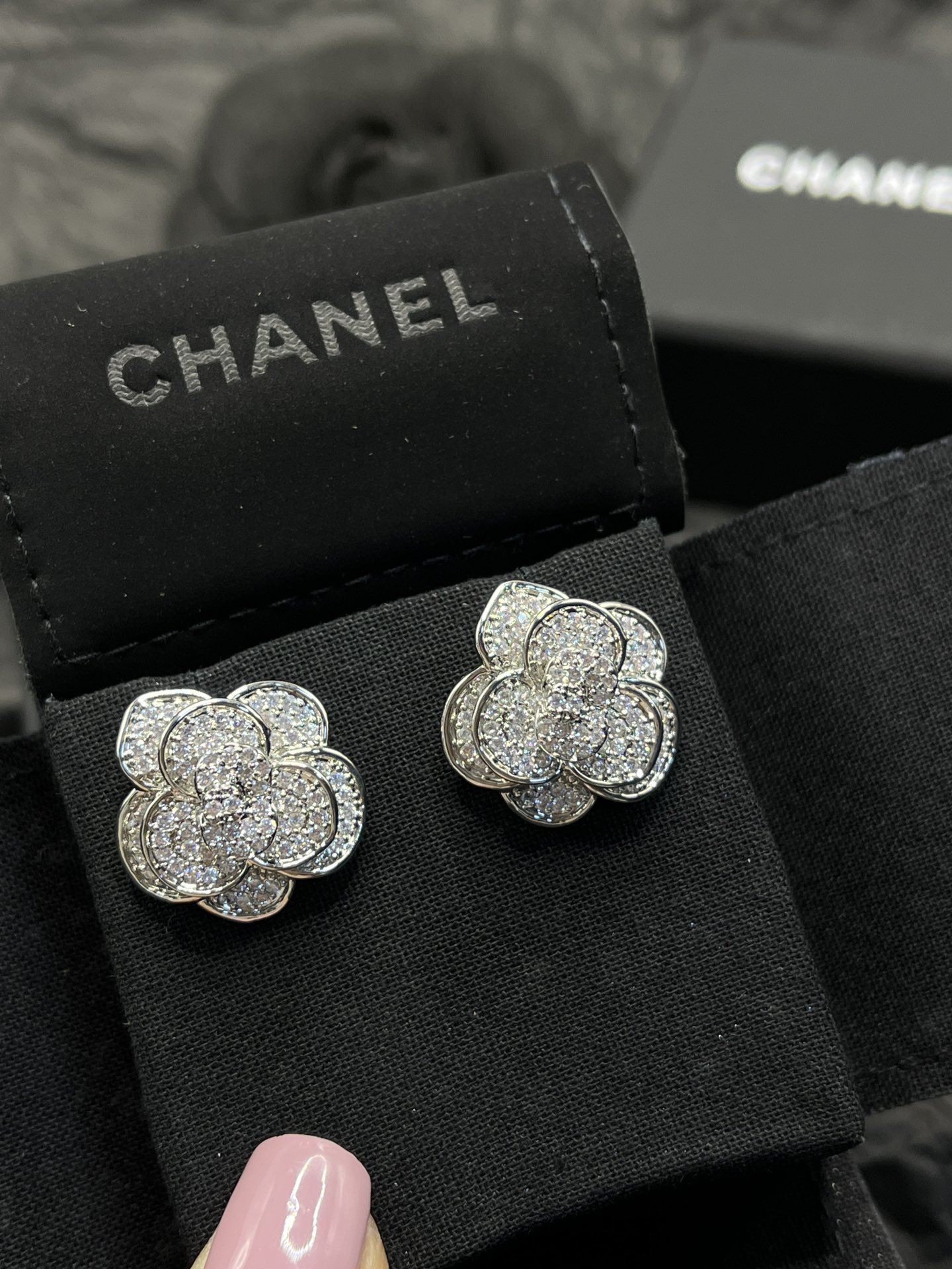 A1089 Chanel earrings