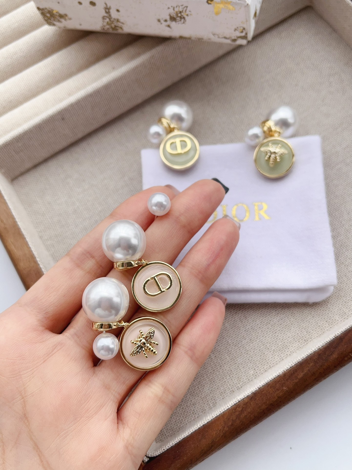 A1092 Dior Tribales earrings